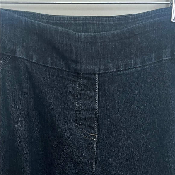 Westbound Women's Short Slim Jeans - Picture 2 of 6